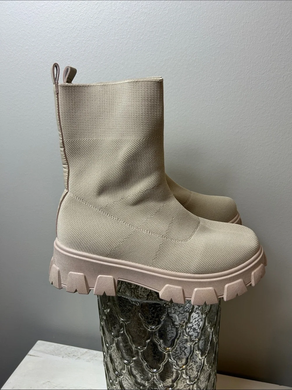 WILD DIVA LOUNGE Stretch Lug Sole Bootie 9 (best fit 8.5)